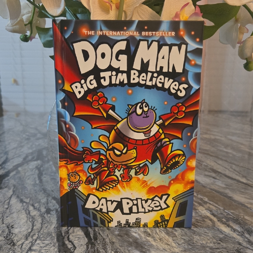 Dog Man: Big Jim Believes by - Colorful Blue & Red Cover